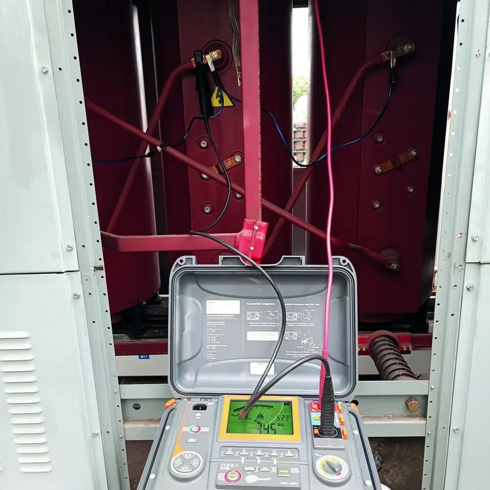Instrumentación para pruebas eléctricas en un transformador